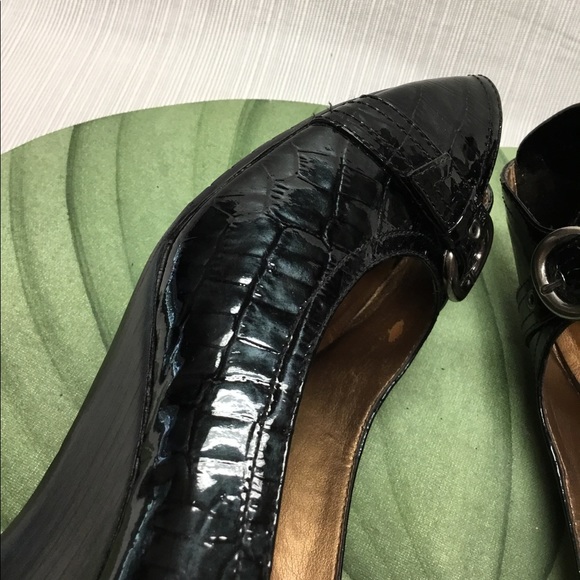 7 Collection Black Patent Low Heels - Picture 5 of 9